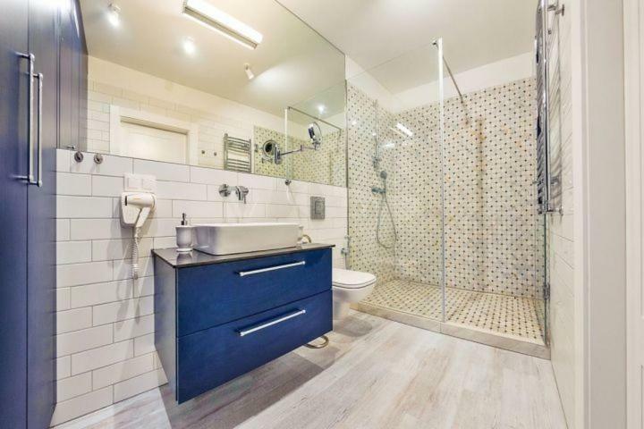 Unique Motlawa Riverbank Apartment Danzica Esterno foto
